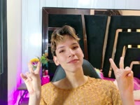 I am a very sensual, fun trans girl with a lot of energy. I love connecting with the people who enter my room and creating a warm, relaxed and fantasy-filled atmosphere. If you are looking for someone authentic, playful and who enjoys every moment with you, you are in the right place. I like to flirt, fulfill fantasies and make each visitor feel special.