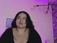 Soy una mujer con deseos que ni te imaginas, soy una chica muy sexy, tímida pero peligrosamente traviesa, y estoy segura de que te encantará sacarme todo eso, sin duda me convertiré en tu mejor fantasía, estaré presente en tu mente en todo momento, siempre estoy en modo sexy