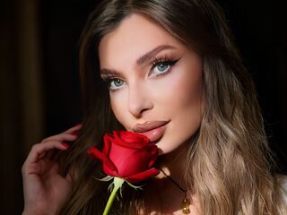 camslut fingering pussy Alessia