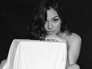 naked girl with webcam fingering AmyZuri