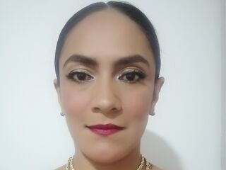 fingering webcamgirl AntonellAdiosa