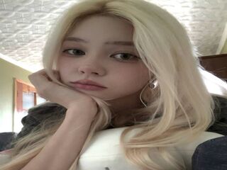 camgirl masturbating with sextoy IlseSheumaker