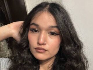 cam girl playing with dildo SorayaBenezra