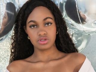 nude cam girl picture StormiHills