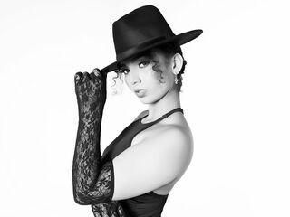 topless webcam girl VeraBellucci