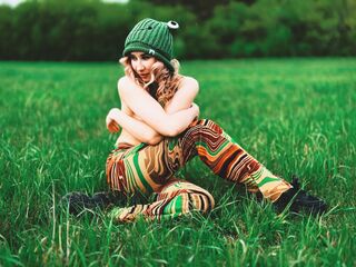 shaved pussy webcam VikaCherry