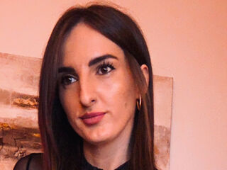 naked girl with webcam fingering pussy LauraRiccoo