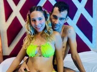 naked cam chat room JennyAndJuan