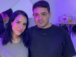 adult couple cam NicoleAndCamilo