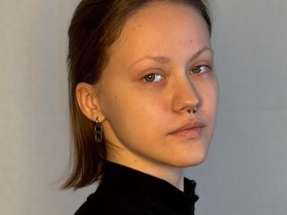 live striptease AlainaCaveness