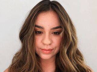 chat room AlexandraThornt