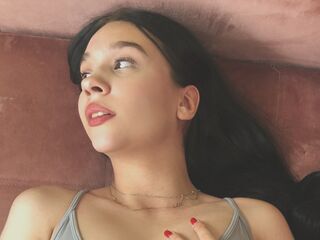 topless webcamgirl AmelinaBaker