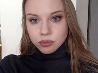 camwhore shaving pussy AngelicaKelly