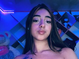 naked webcamgirl picture AriPhol