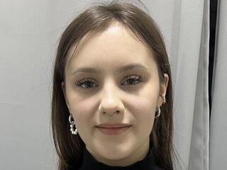 camgirl masturbating with sextoy BattyDrake