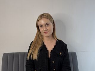 cam girl sex chat BellaMonson