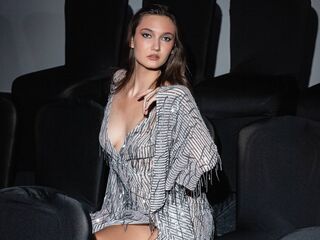 camgirl fingering pussy BillyeMacke