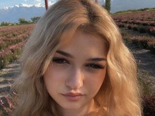 striptease cam CloudyFox