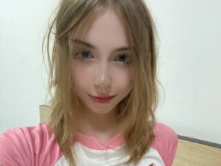 naked camgirl masturbating with dildo DaniGlow