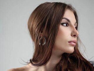 camgirl playing with vibrator DionnaTalone