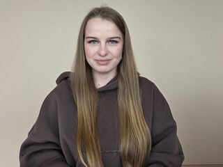 camslut spreading pussy DonetteSally
