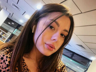 naughty cam girl fingering shaved pussy DonnieVeilleux