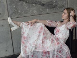 hot cam slut EarleneConaghan