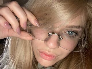 camgirl live ElwynaCreason