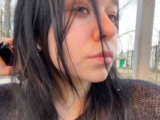 hot cam girl fingering shaved pussy ElzzaCute