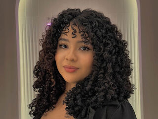 camgirl fingering wet pussy EmilyJey