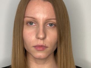 shaved pussy webcam FawnTobin