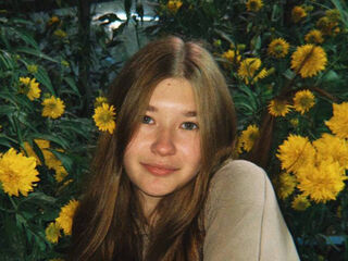 mastubating web cam girl GemaWiddows