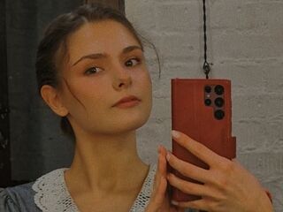 hot naked camgirl HelenaBerkheimer