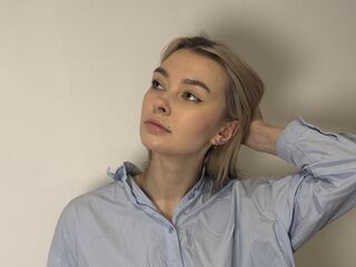 masturbating webcam girl IsauraBranseum