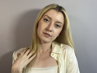 fingering camwhore JeanneHolmes
