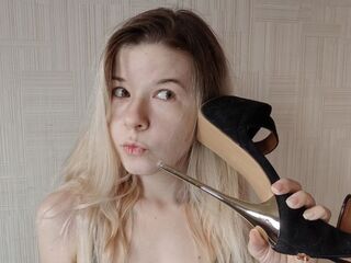 cam girl fingering pussy JessyDough