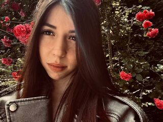 topless webcam girl JolynHouts