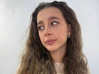camslut showing pussy KamiZinni