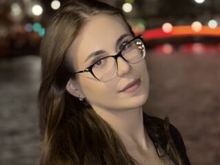 hot cam girl fingering shaved pussy KatieRyken