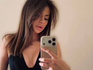 camgirl fingering pussy KatrinGrant