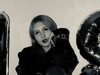 webcam pic LatishaWolfenden