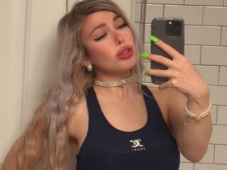 cam whore live LauraTate