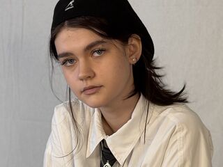 hot sex webcam LeannMolineaux