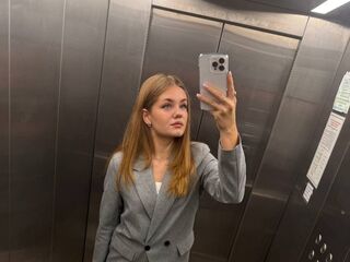 chat room free LizzieIacovino