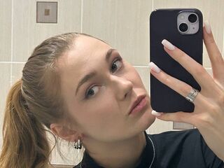 hot cam girl fingering pussy LorettaBattersby