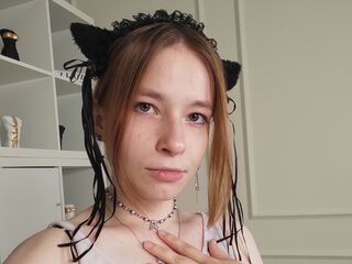 naked camgirl masturbating LynetteHeart