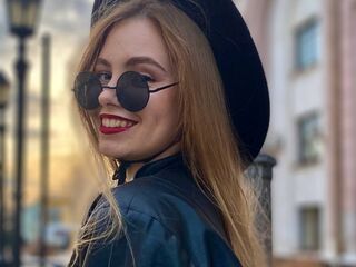 webcam chat MaiaOshman