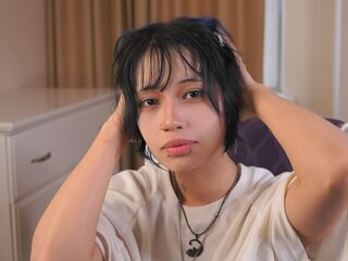 girl showing tits MarciaDias