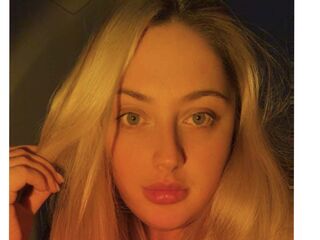 hot cam girl masturbating with vibrator MarieBuck