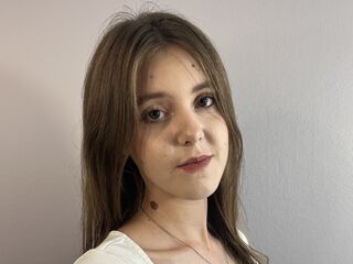 camwhore spreading pussy MattieSotlar